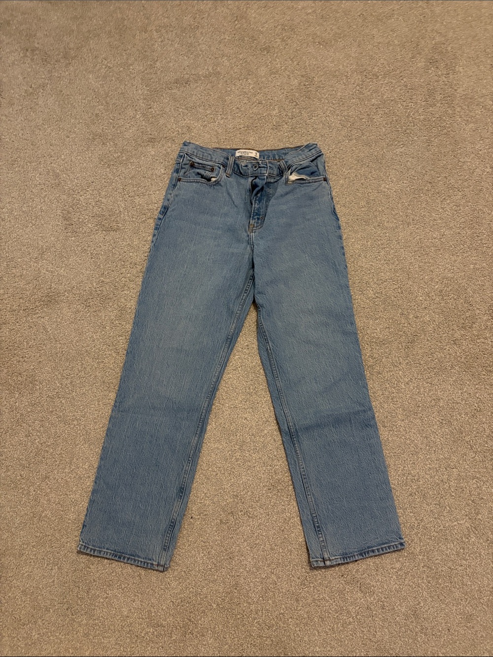 Abercrombie Ultra High-Rise 90s Straight Women’s Jeans — Light Blue